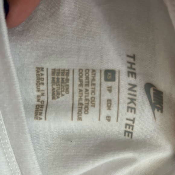 Nike Women’s The Nike Tee - Picture 2 of 5